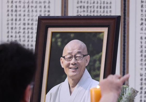 명진 스님 입적에 이어지는 애도 발길