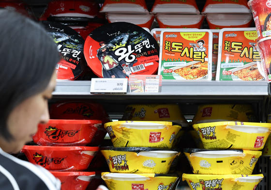 팔도도 컵라면 가격 인상…라면업계 '도미노 인상'