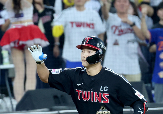 프로야구 LG, 연장 접전 끝 롯데 4-3 제압…3위 탈환 희망 이어가