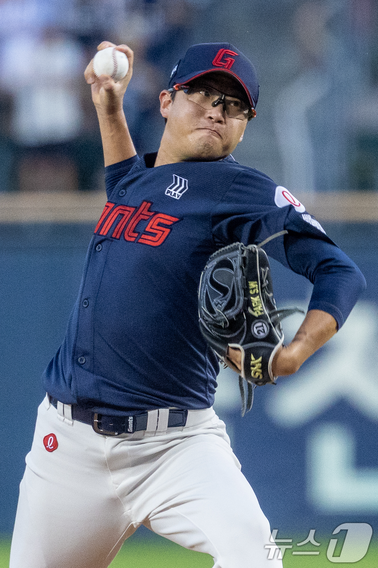 (서울=뉴스1) 안은나 기자 = 23일 오후 서울 송파구 잠실야구장에서 열린 프로야구 '2026 신한은행 SOL KBO리그' 롯데 자이언츠와 두산 베어스의 경기, 롯데 선발 박세웅 …