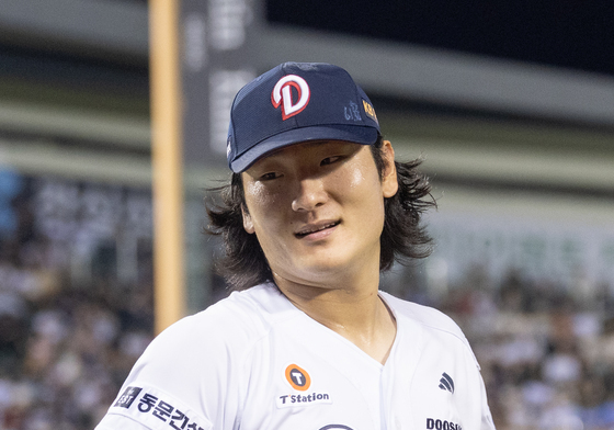 미소짓는 곽빈