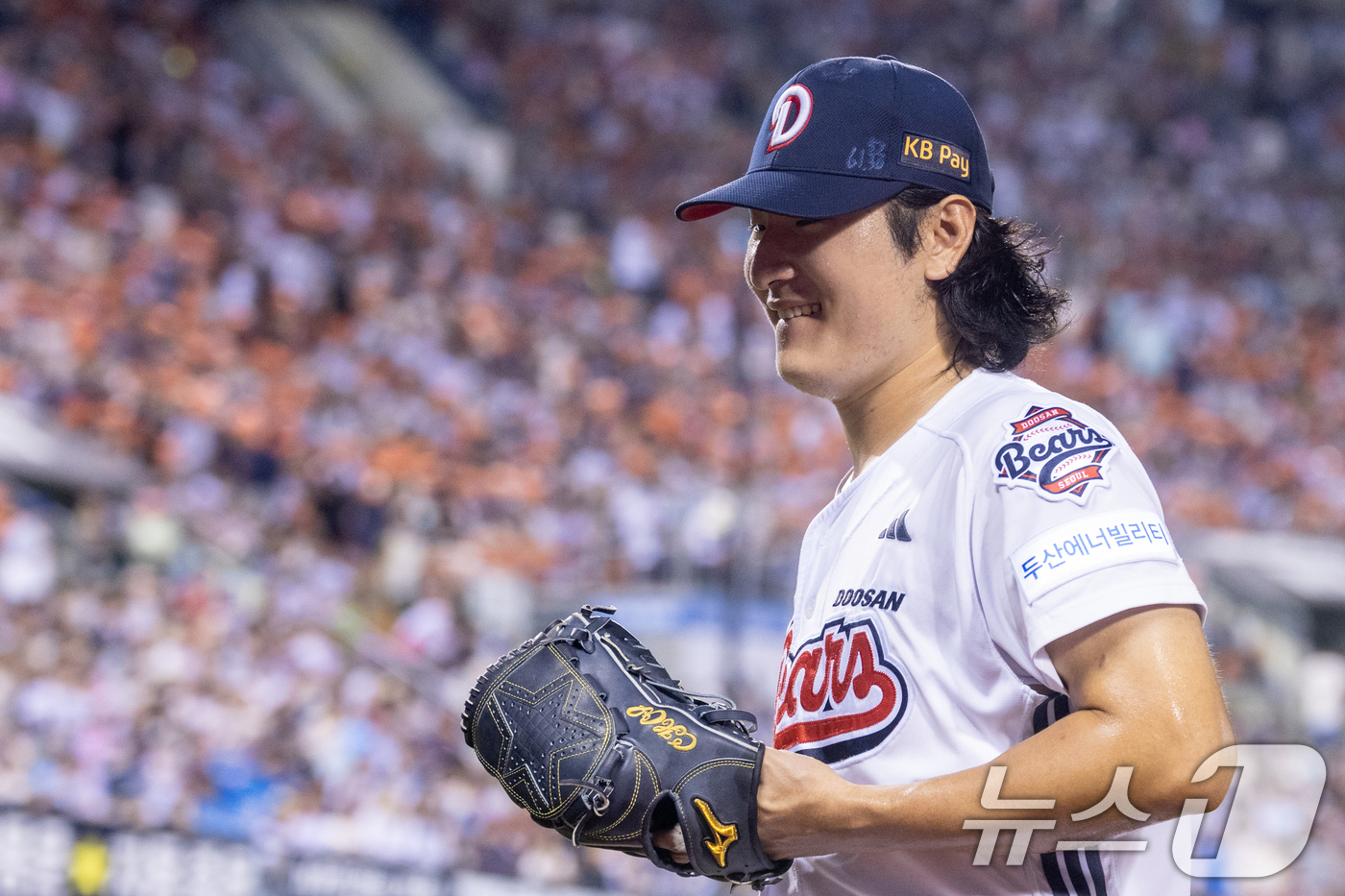 (서울=뉴스1) 안은나 기자 = 23일 오후 서울 송파구 잠실야구장에서 열린 프로야구 '2026 신한은행 SOL KBO리그' 롯데 자이언츠와 두산 베어스의 경기 6회초, 두산 선발 …