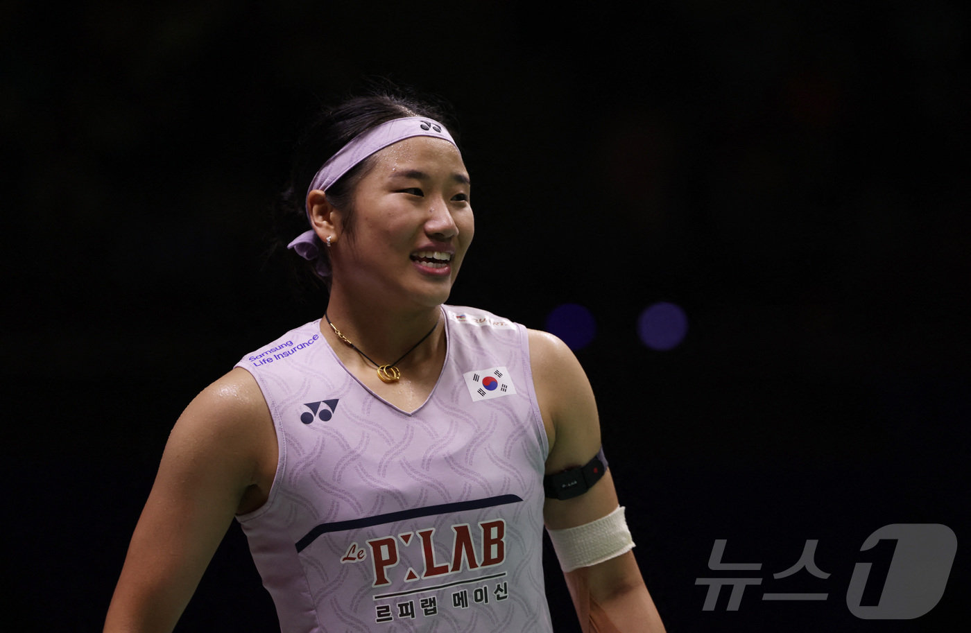 (로이터=뉴스1) = 배드민턴 여자 단식 세계랭킹 1위 안세영이 23일(한국시간) 인도 뉴델리에서 열린 2026 세계배드민턴연맹(BWF) 세계선수권대회 여자 단식 결승전에서 일본 …