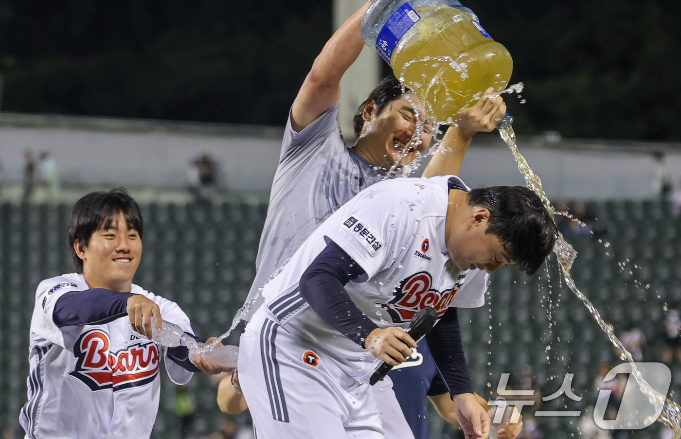 (서울=뉴스1) 안은나 기자 = 23일 오후 서울 송파구 잠실야구장에서 열린 프로야구 '2026 신한은행 SOL KBO리그' 롯데 자이언츠와 두산 베어스의 경기에서 두산이 1-3으 …