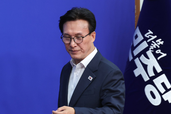 회의 참석하는 김민석 대표