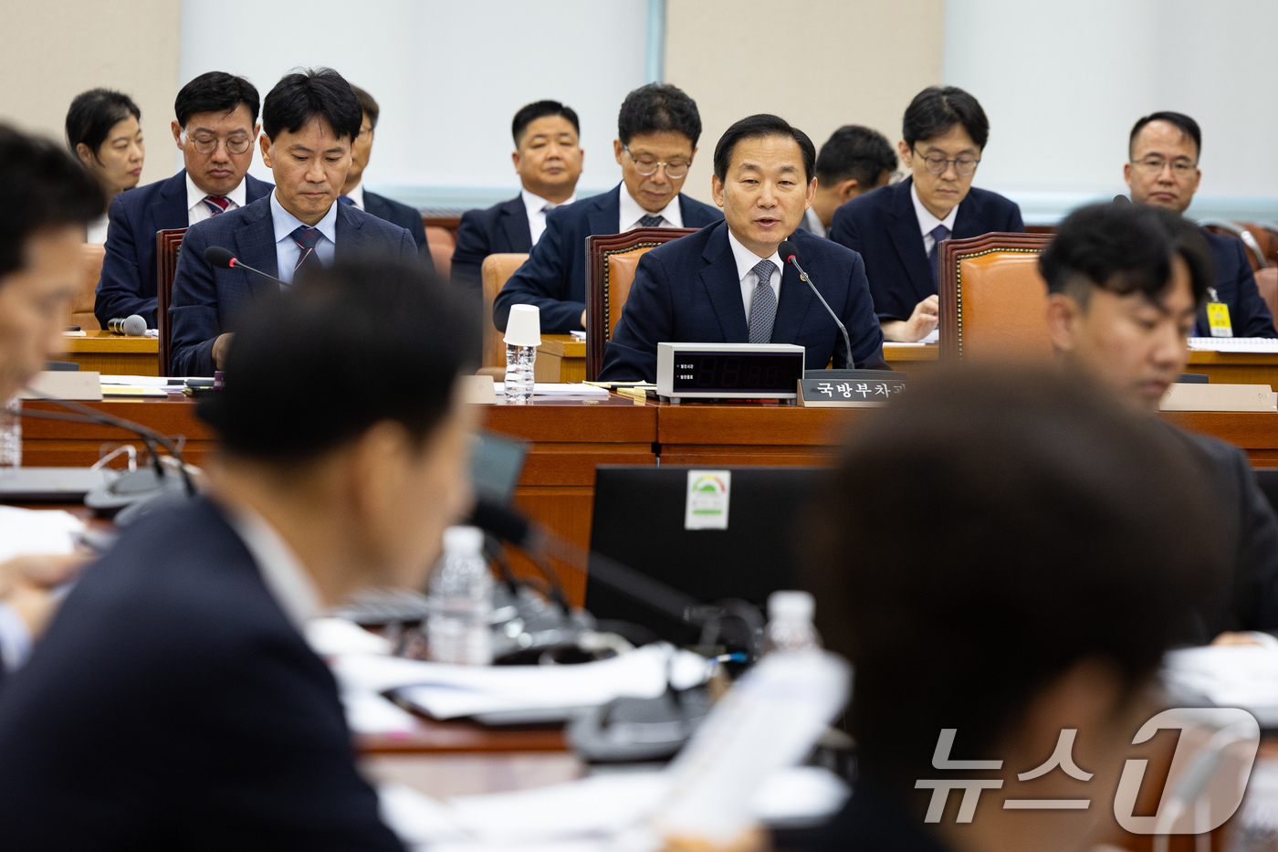 (서울=뉴스1) 유승관 기자 = 이두희 국방부 차관이 24일 서울 여의도 국회에서 열린 제438회 국회(임시회) 국방위원회 제1차 예산결산심사소위원회에 출석해 인사말을 하고 있다. …