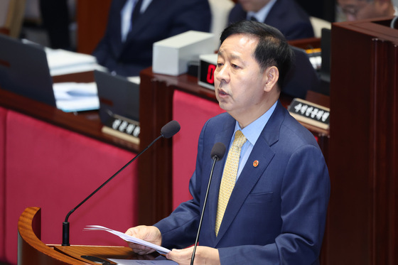 구윤철 "합리적인 비거주는 과감하게 거주로 인정해 문제 해결"