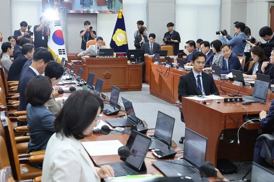 국회 운영위, '검찰 개혁 후속' 중수청장 인사청문회법 의결
