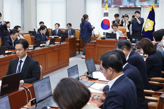 국회운영위원회 전체회의