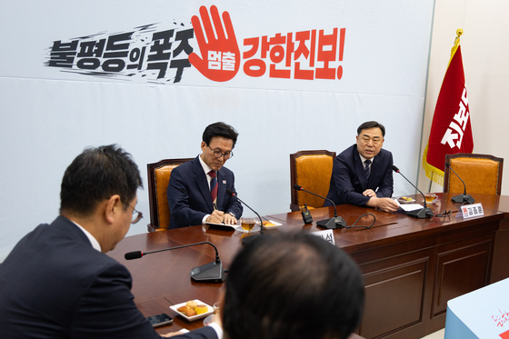 김민석 더불어민주당 대표 접견하는 김종훈 진보당 대표
