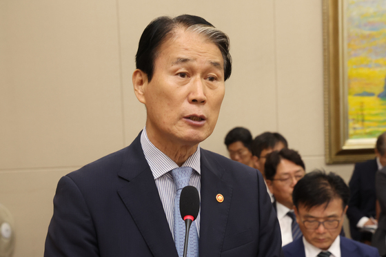 제안설명하는 권오을 장관