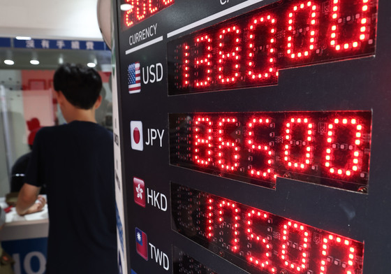 원·달러 환율 3일째 1300원대, 엔화도 약세