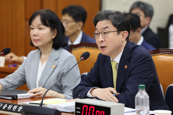'지방 이전' 말 아낀 이억원 금융위원장…"아직 확정 안 돼"