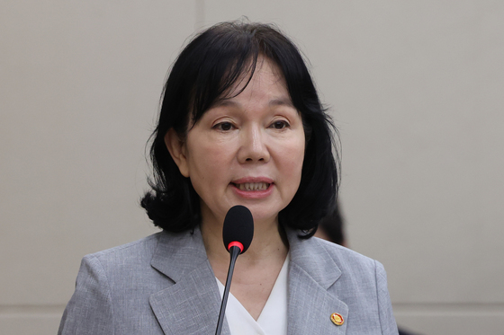 제안설명하는 송경희 위원장