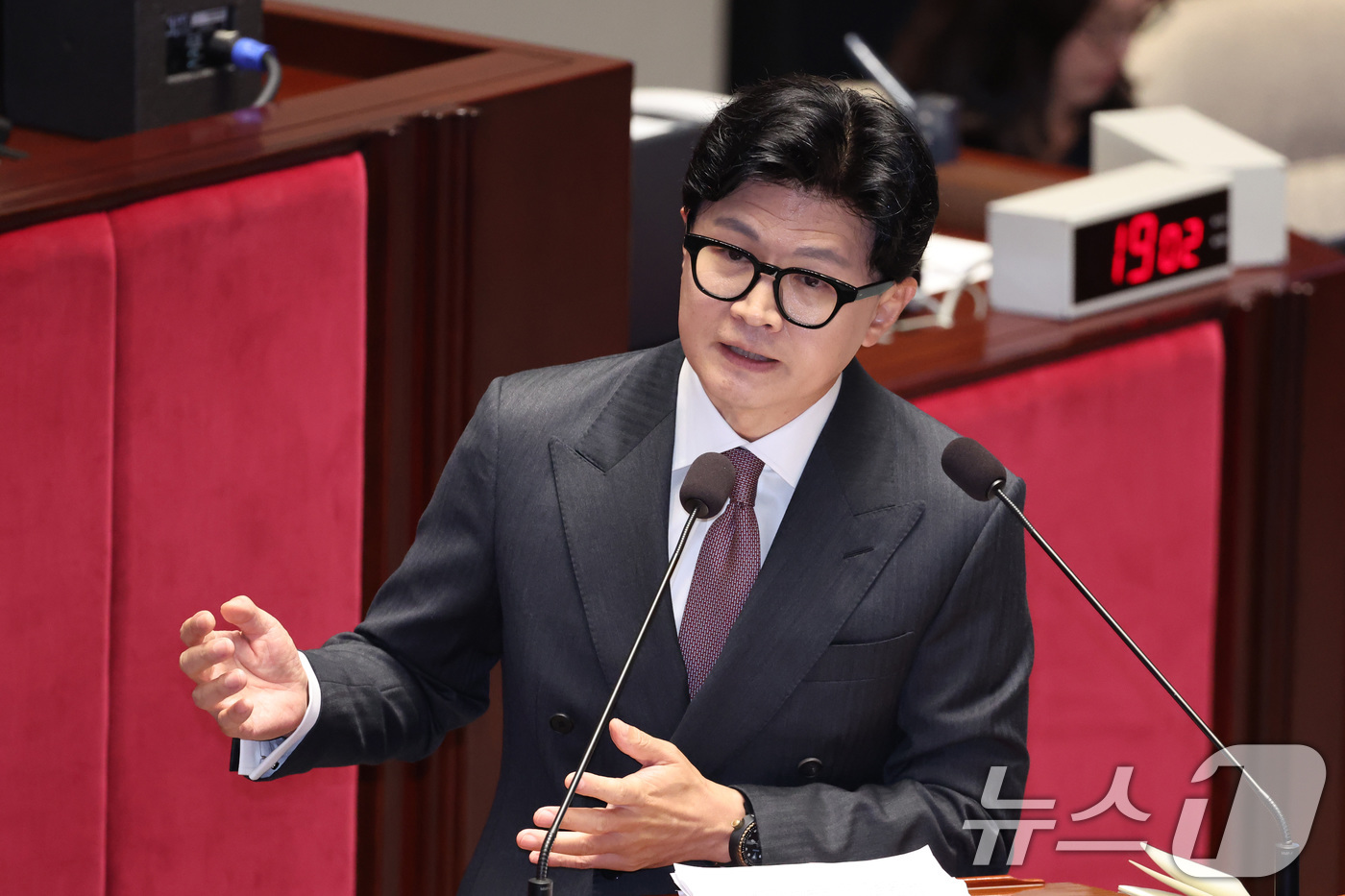 (서울=뉴스1) 신웅수 기자 = 한동훈 무소속 의원이 24일 서울 여의도 국회에서 열린 예산결산특별위원회 전체회의에서 질의하고 있다. 2026.8.24/뉴스1