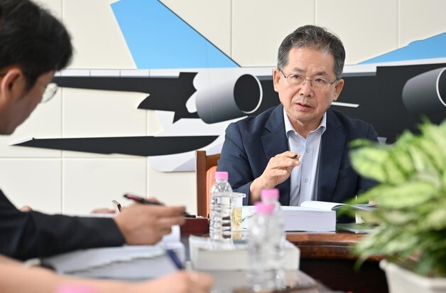 군위군, 2027 주요업무 보고회…김진열 군수 “내년엔 신공항 착공”