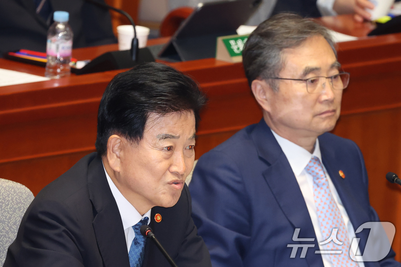 (서울=뉴스1) 신웅수 기자 = 정동영 통일부 장관이 24일 서울 여의도 국회에서 열린 예산결산특별위원회 전체회의에서 의원 질의에 답변하고 있다. 2026.8.24/뉴스1