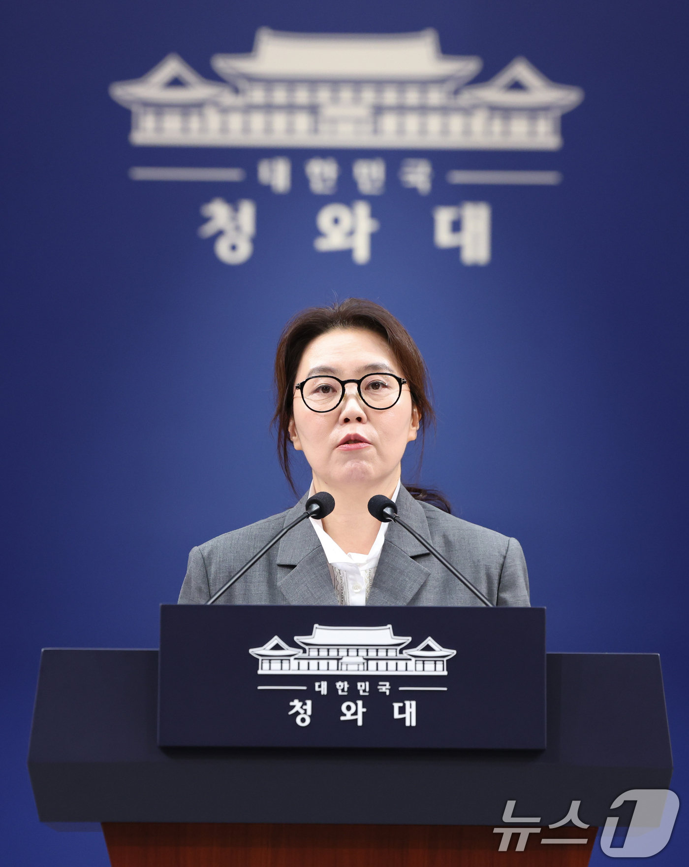 (서울=뉴스1) 허경 기자 = 강유정 대변인이 24일 청와대 춘추관에서 특별감찰관 지명 관련 브리핑을 하고 있다. 2026.8.24/뉴스1