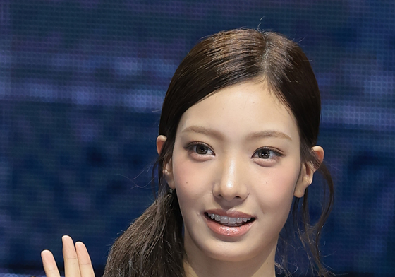튜이드 서연, 예쁜 미소에 지효가 보이네