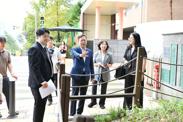 박사승 영통구청장, 민원 현장 속으로…'주민 보행 안전' 확보 주력