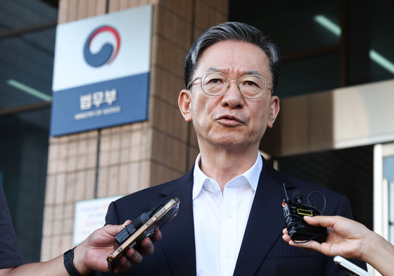 질의응답하는 정성호 법무부 장관