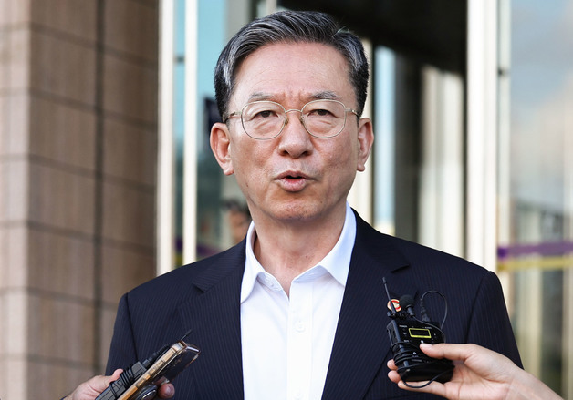 '사의 수리' 입장 밝히는 정성호 장관