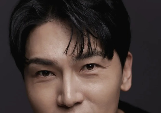 정평, 훈남 비주얼 새 프로필 공개…아내 문근영도 '좋아요'