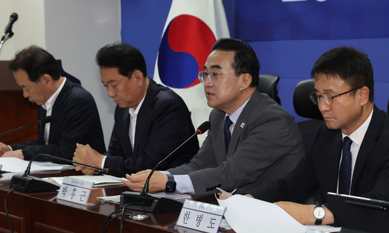 인사말하는 박홍근 장관