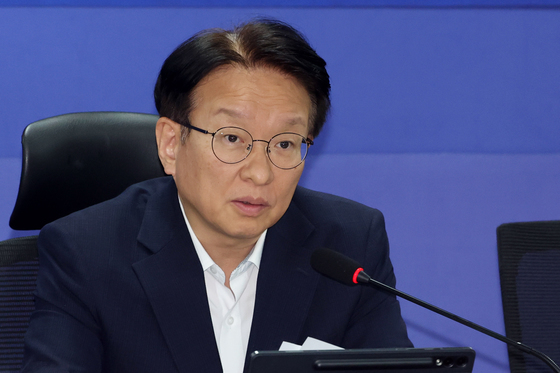 인사말하는 권칠승 정책위의장