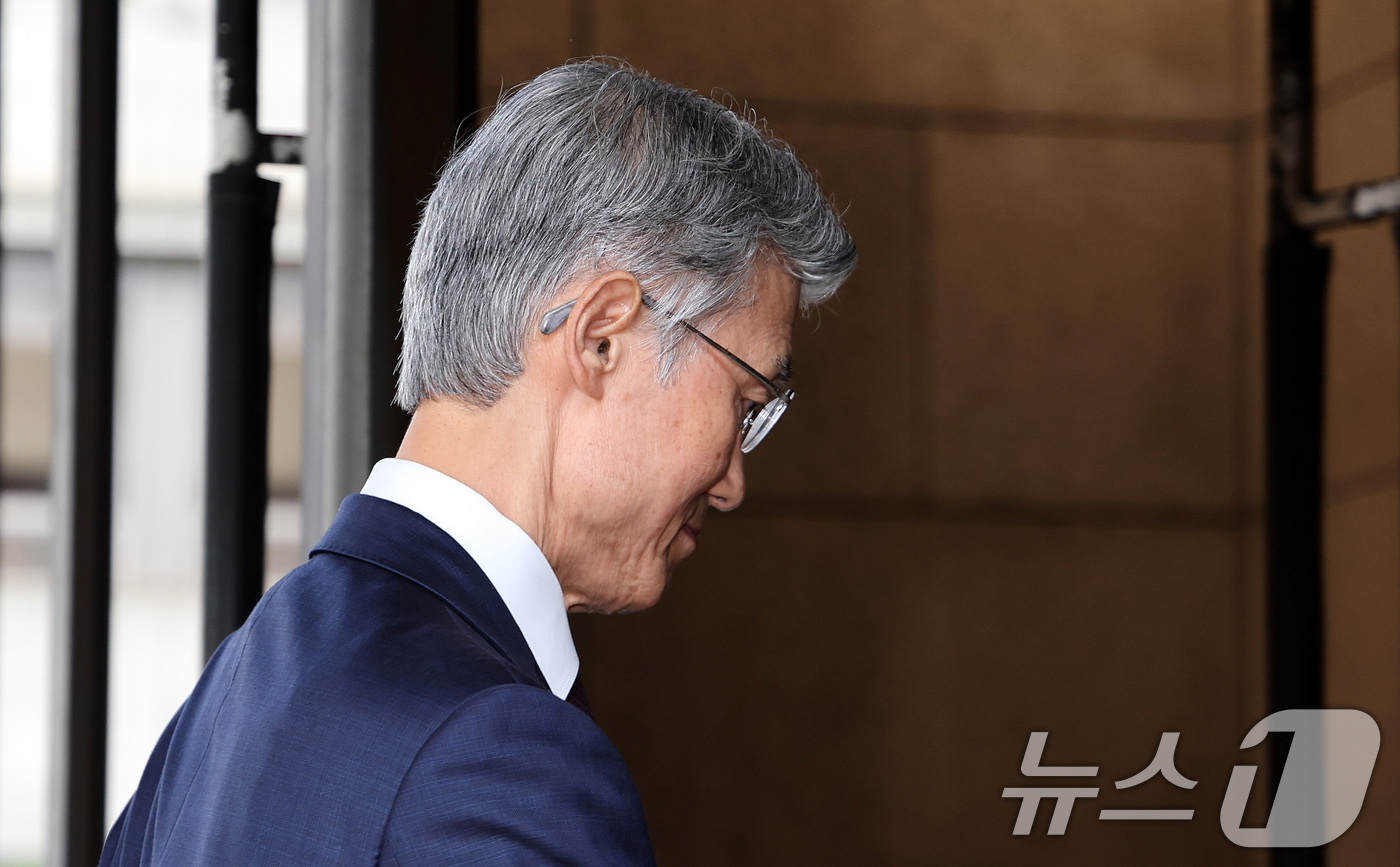 (서울=뉴스1) 박지혜 기자 = 조희대 대법원장이 25일 서울 서초구 대법원으로 출근하고 있다. 2026.8.25/뉴스1