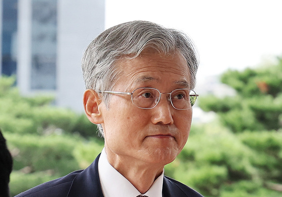 출근하는 조희대