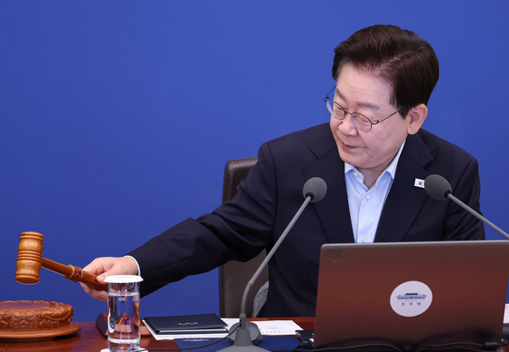 의사봉 두드리는 이재명 대통령