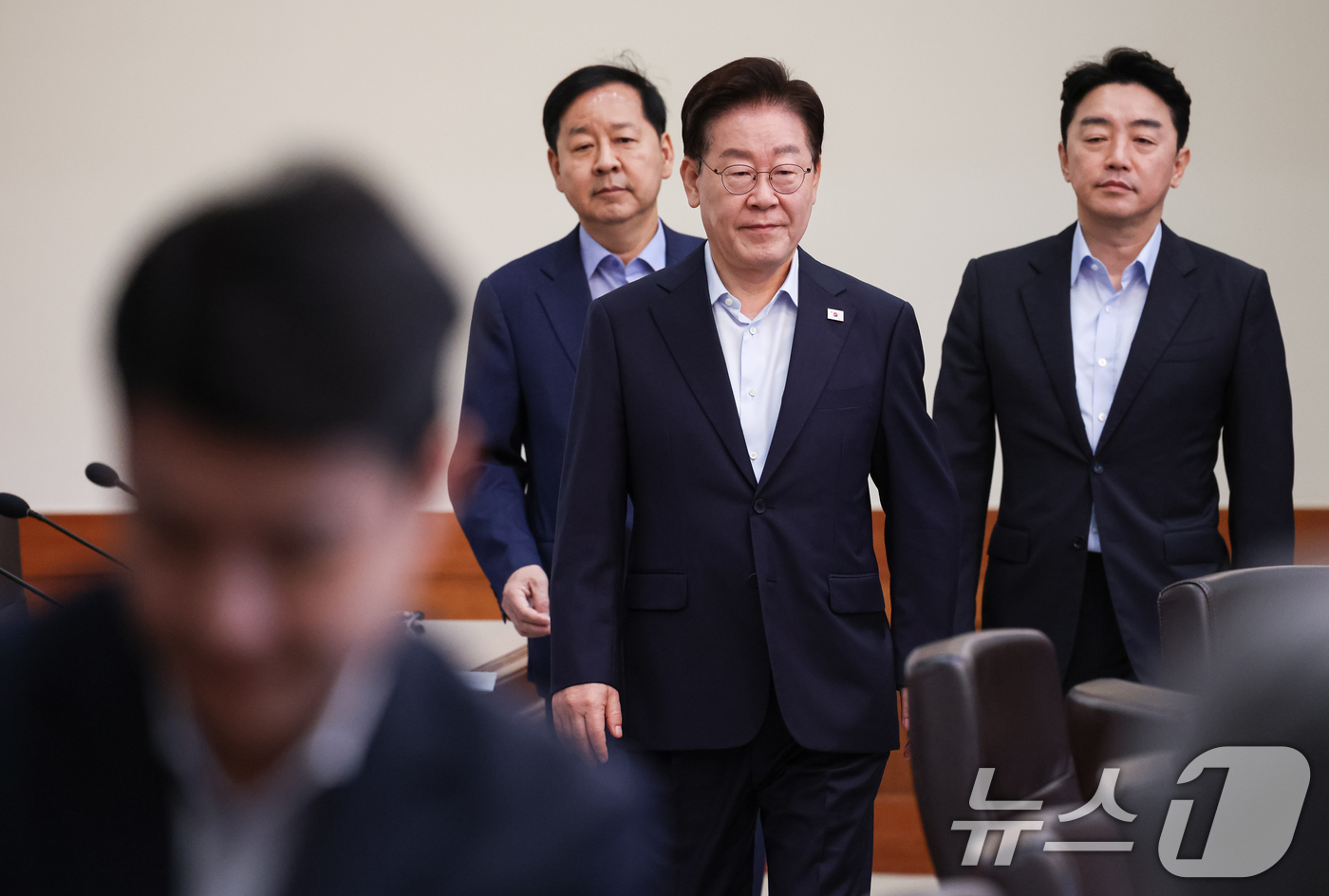 (서울=뉴스1) 허경 기자 = 이재명 대통령이 25일 청와대에서 열린 국무회의에 입장하고 있다. 2026.8.25/뉴스1