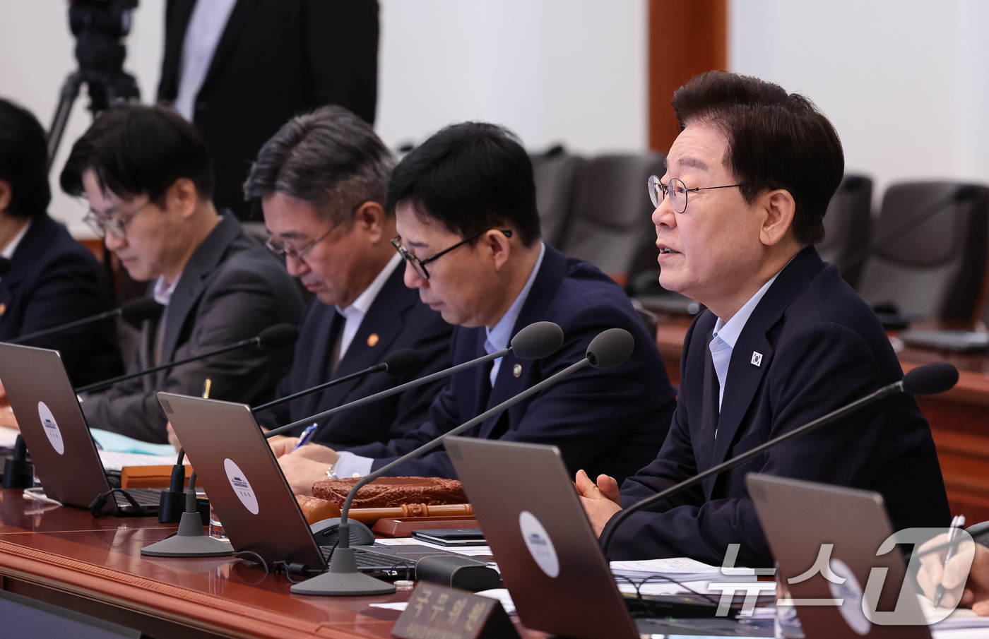 (서울=뉴스1) 허경 기자 = 이재명 대통령이 25일 청와대에서 열린 국무회의에서 발언을 하고 있다. 2026.8.25/뉴스1