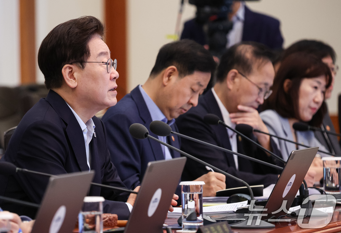 (서울=뉴스1) 허경 기자 = 이재명 대통령이 25일 청와대에서 열린 국무회의에서 발언을 하고 있다. 2026.8.25/뉴스1