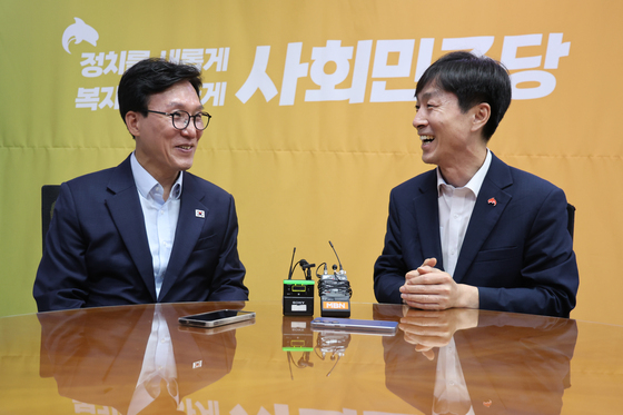 김민석·한창민 '화기애애'