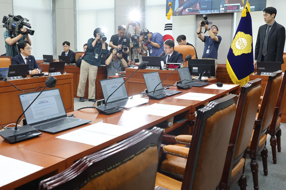 이진숙 제명 촉구 결의안 의결하는 국회운영위원회