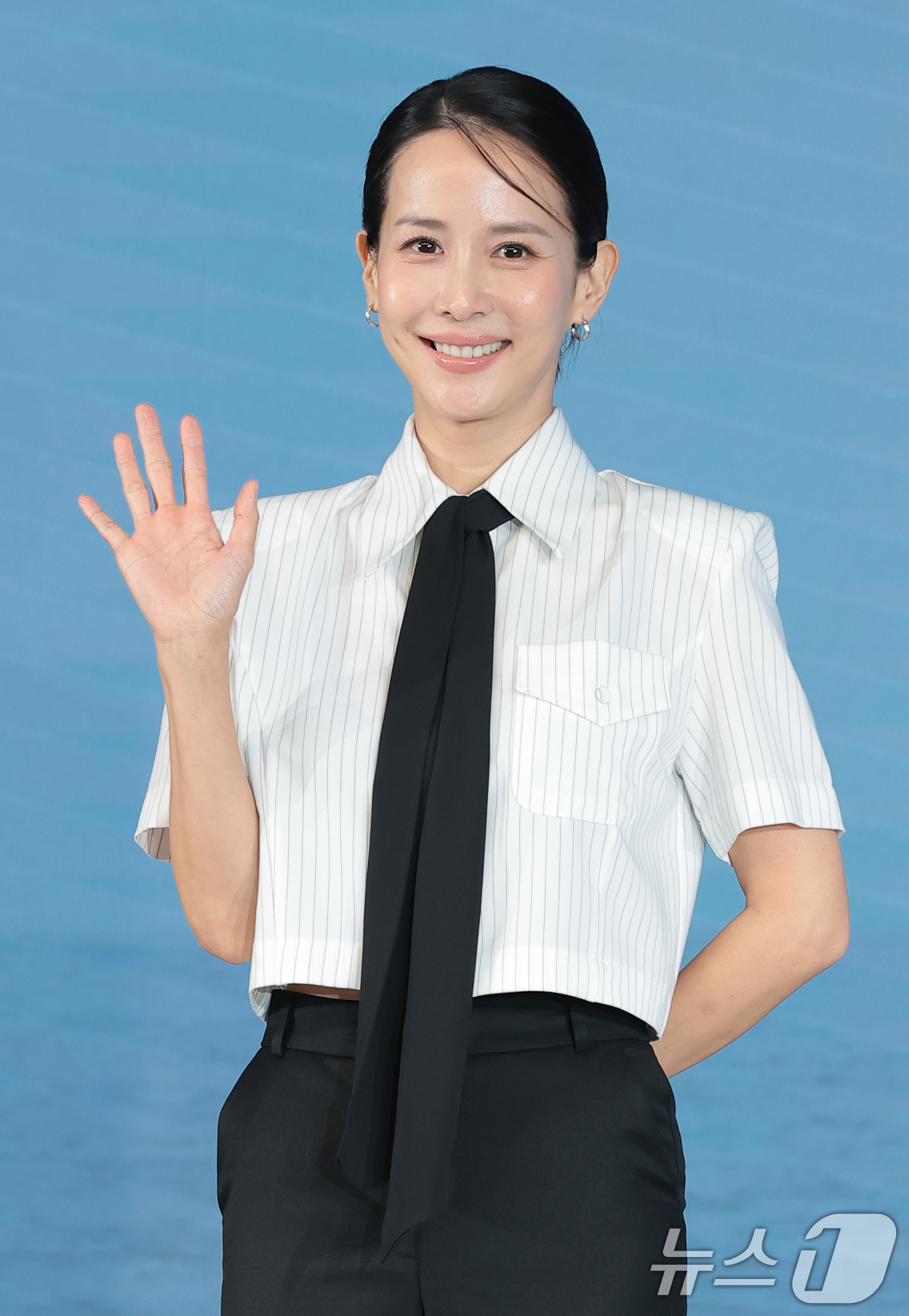 (서울=뉴스1) 권현진 기자 = 배우 조여정이 25일 서울 마포구 호텔 나루 서울 엠갤러리에서 열린 넷플릭스 영화 ‘가능한 사랑’(감독 이창동) 제작보고회에 참석해 포즈를 취하고 …