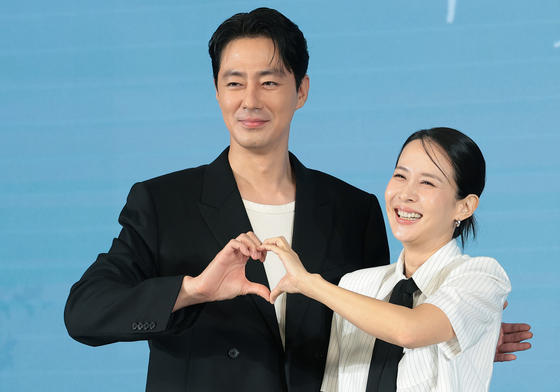 조인성, 조여정에 매너손
