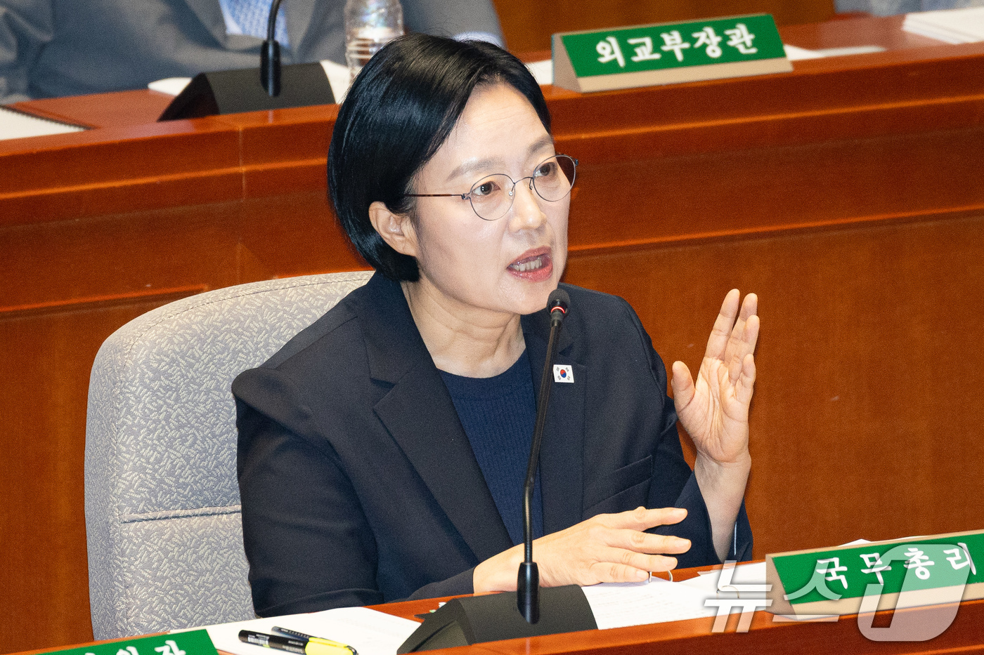 (서울=뉴스1) 유승관 기자 = 한성숙 국무총리가 25일 서울 여의도 국회에서 열린 제438회 국회(임시회) 예산결산특별위원회 제2차 전체회의에 출석해 의원 질의에 답하고 있다. …