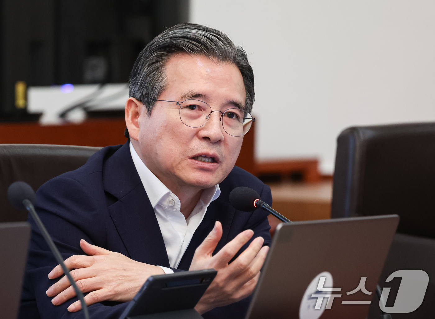 (서울=뉴스1) 허경 기자 = 김용범 정책실장이 25일 청와대에서 열린 국무회의에서 발언을 하고 있다. 2026.8.25/뉴스1