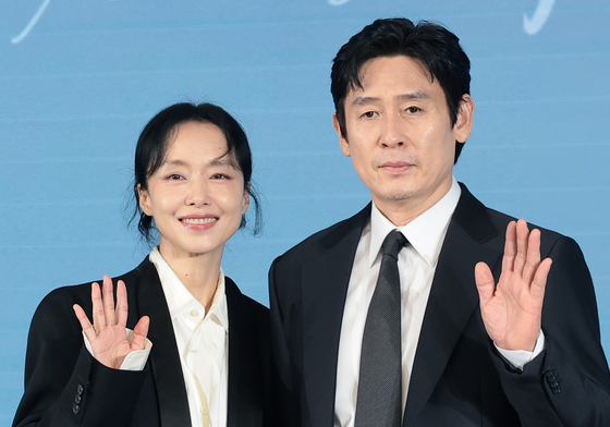 이창동 감독, 8년 만의 신작…전도연·설경구 함께