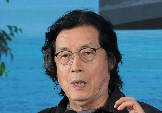 이창동 감독, 8년 만에 돌아온 거장