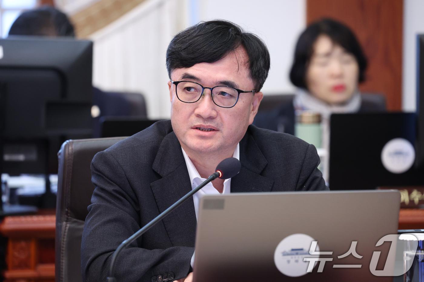 (서울=뉴스1) 허경 기자 = 임기근 국무조정실장이 25일 청와대에서 열린 국무회의에서 국민 의견을 소개하고 있다. 2026.8.25/뉴스1
