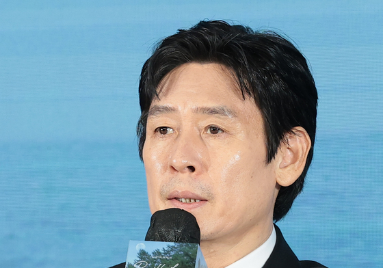 인사말 하는 설경구