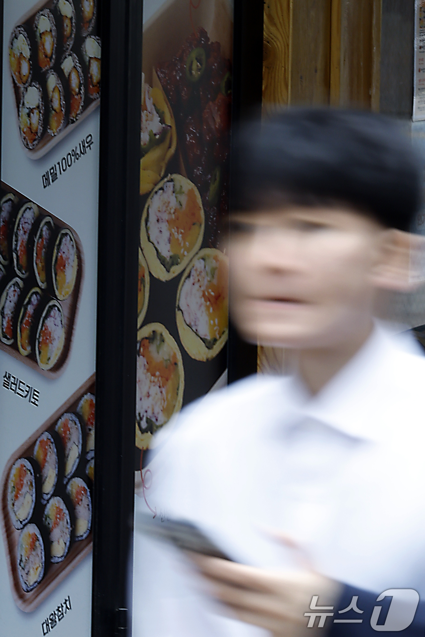 (서울=뉴스1) 박정호 기자 = 한국소비자원 가격정보종합포털 참가격에 따르면 지난달 서울 지역 평균 냉면 가격은 12,692원, 삼계탕은 18,192원, 삼겹살(200g)은 20, …