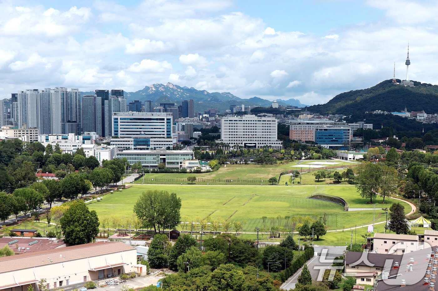 본문 이미지 -  서울 용산구 용산공원의 모습. 2026.8.25 ⓒ 뉴스1 이호윤 기자
