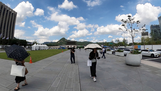 뜨거운 햇살, '양산 준비하세요'