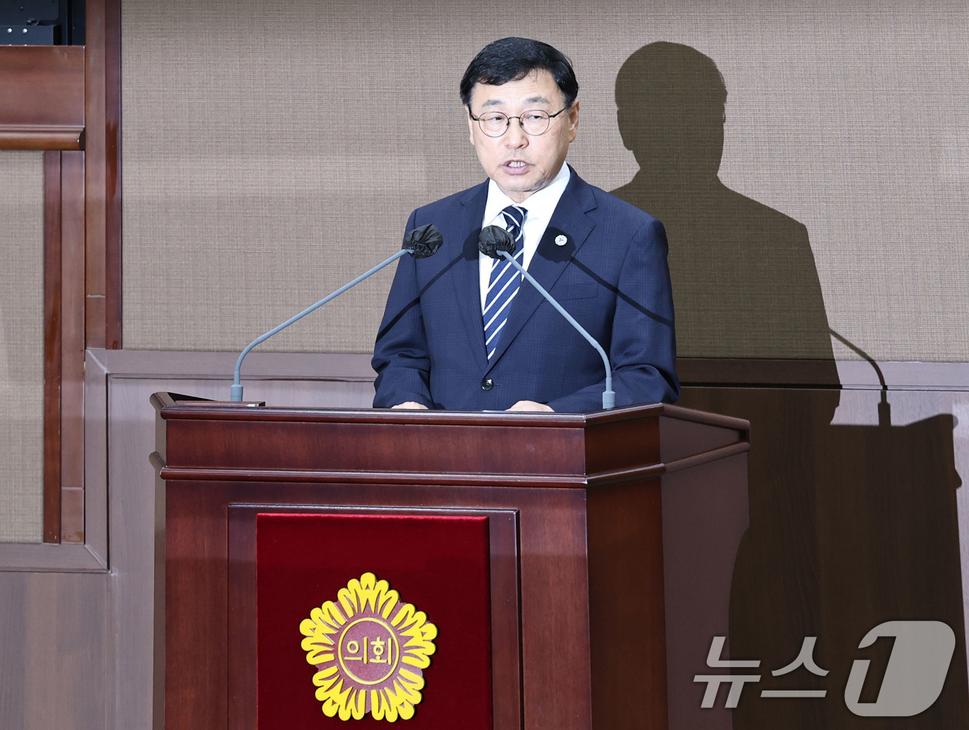 (서울=뉴스1) 이종수 기자 = 정근식 서울시교육감이 25일 오후 서울 중구 서울시의회에서 열린 제339회 제1차 임시회에서 서울특별시 학생인권 조례 폐지조례안 관련 발언을 하고 …
