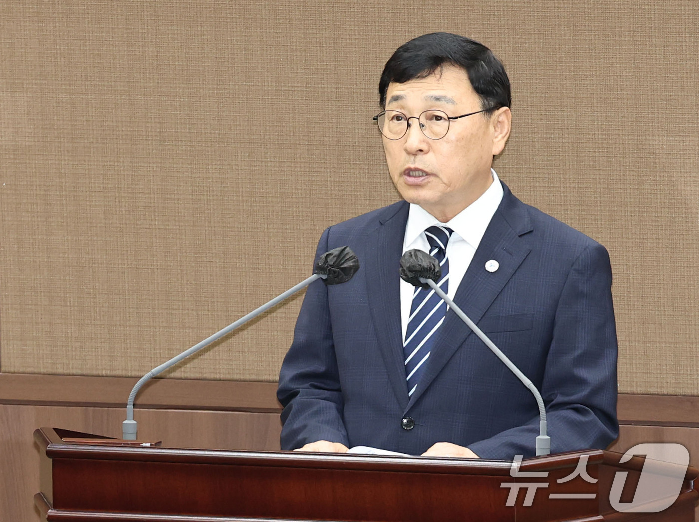 (서울=뉴스1) 이종수 기자 = 정근식 서울시교육감이 25일 오후 서울 중구 서울시의회에서 열린 제339회 제1차 임시회에서 서울특별시 학생인권 조례 폐지조례안 관련 발언을 하고 …